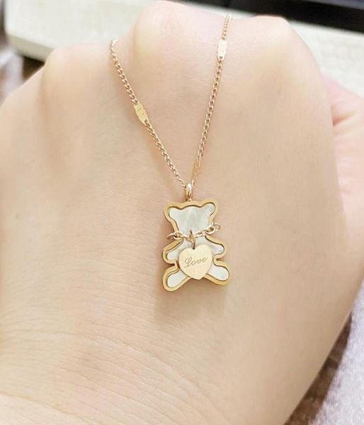 

europe and the united states titanium steel love necklace female white fritillaria bbeating heart bear collarbone chain jewelry9284380, Silver