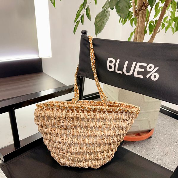 

23ss raffia woven straw shoping bags for holiday beach party with lucky charm large capacity handbags outdoor sacoche luggage 27x23cm womens