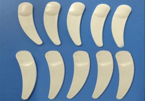 

whole200pcs new mini cosmetic spatula scoop disposable mask white plastic spoon makeup maquillage tools2221611
