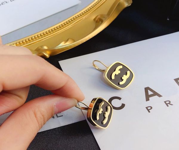 

charm designer earrings 18k gold plated earring luxury brand earrings fashion jewelry round design for women wedding party accesso2693209, Golden