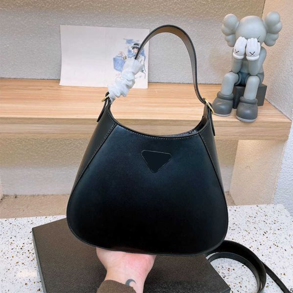 

designer crossbody bags women leather handbags vintage underarm shoulder bags fashion black purse modern sense messenger wallet 221229