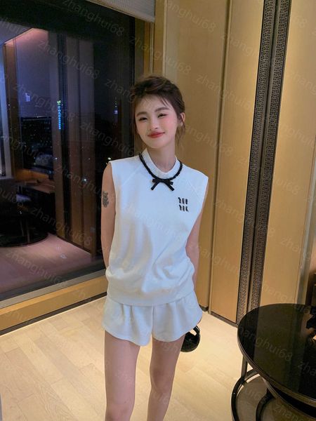 

23ss casual suit womens designer clothing women pants sets new collar handmade beaded sequin bow vest shorts set women clothes, White