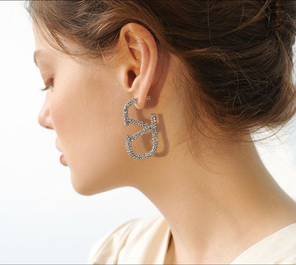 

knot 2022 new 925 silver needle letter v simple artificial rhinestone earrings for women fashion jewelry (5pcs of
