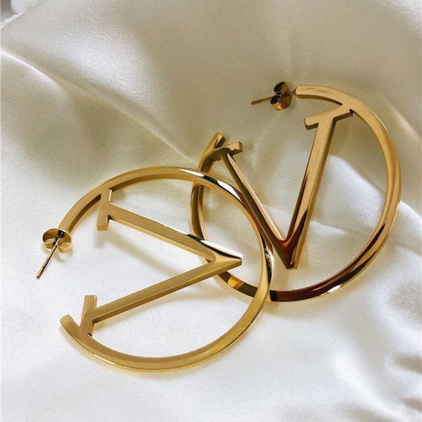 

classic design letter v hoop earring huggie earrings for women gift, Golden;silver