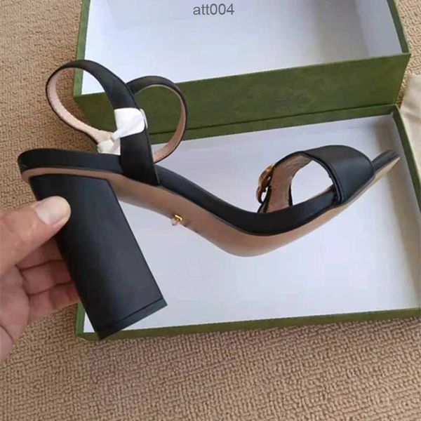 

2023designer high heels womens sandal waterproof platform thick heel leather fashion shoes metal buckle party luxury sandalss black and whit