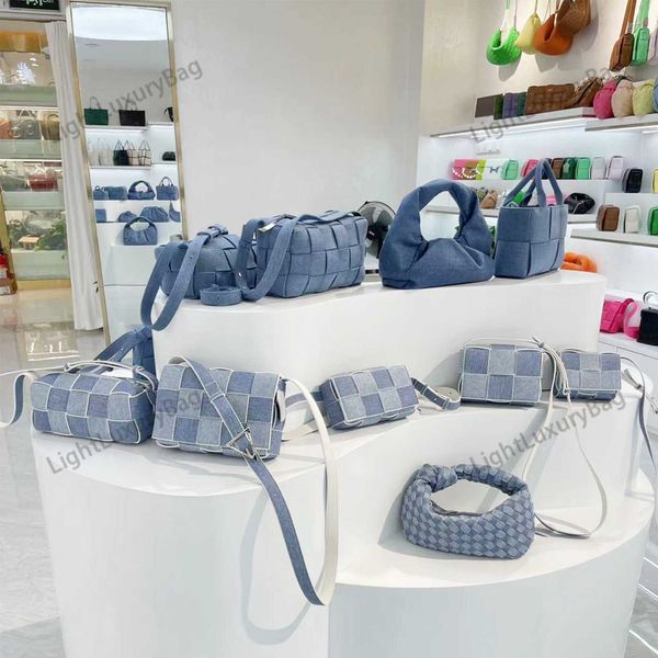 

2023 new designer denim blue series woven bag commuter high capacity leather brand one shoulder women's bag blue woven canvas handbag