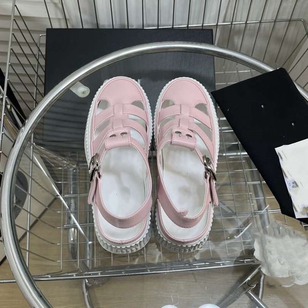 

2023 luxury new designer sandals thick soled gear hollow baotou ladies casual heightening buckle roman tide outdoor beach sandal gx10a, Black