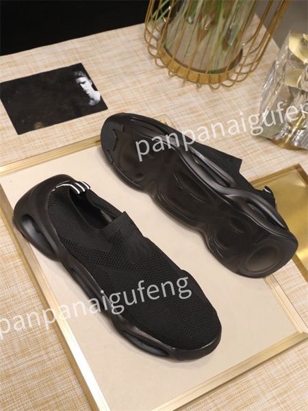 

2023 new men sneakers designer white shoes triple leather printed sneaker platform women casual shoe, Black
