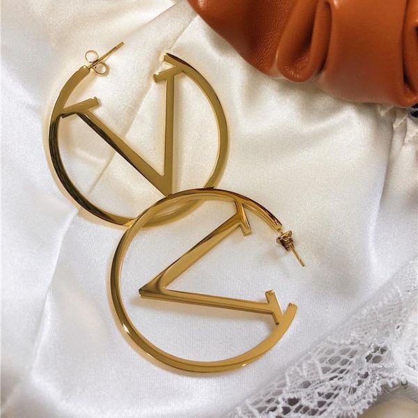 

Luxury Brand 18K Gold Letter V Huggie Earring Big Circle Hoop Earrings for Women