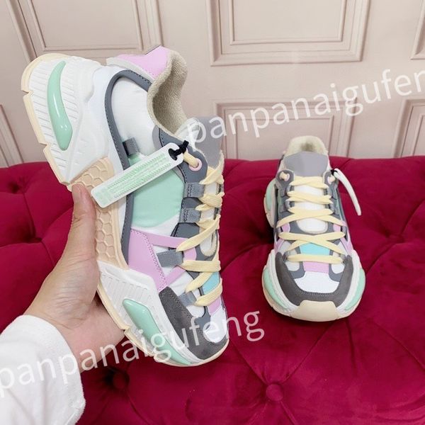 

2023 new luxury classic thick-soled couple shoes men and women fashion sneakers style non-slip sole designers, Black