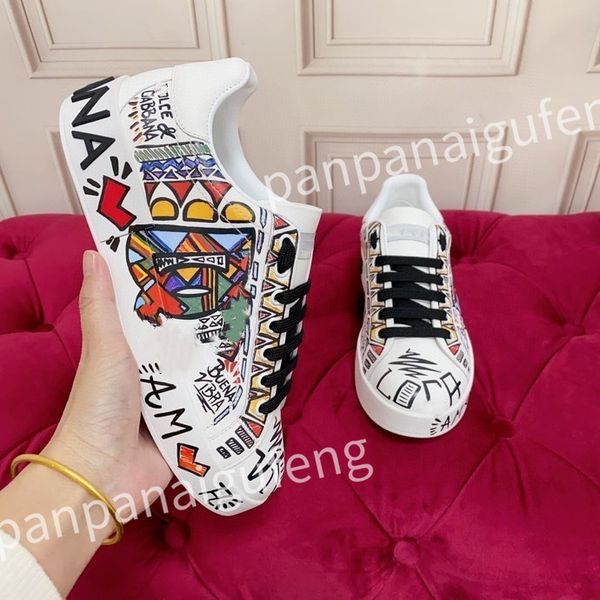 

2023 new luxury classic thick-soled couple shoes men and women fashion sneakers style non-slip sole designers, Black