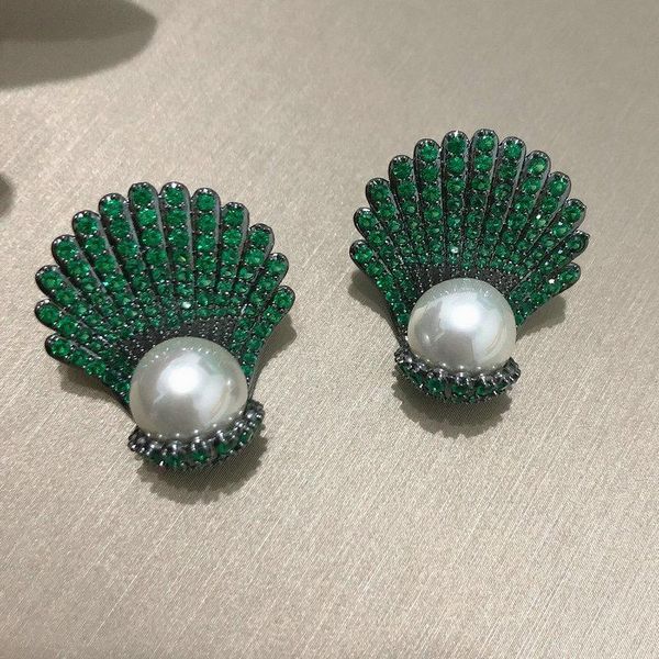 

knot bilincolor white pearl green clam shell earring for women, Silver