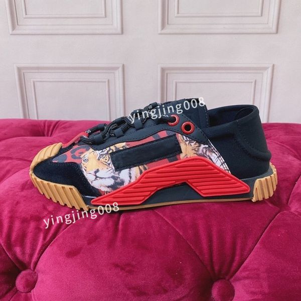 

new designer fashion brand casual shoes men low sole canvas shoes leather black white sole sneakers2023