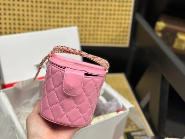 

2023 new handbag women's picnic basket designer handbag leather gold metal hardware with handle and mirror chain makeup bag cosmetic bo
