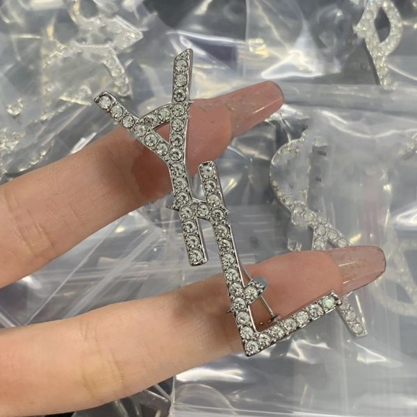 

13 style new luxury brand designer simple letter y pins brooches women gold ysltiy cape buckle brooch suit pin wedding party jewelry accesso, Gray