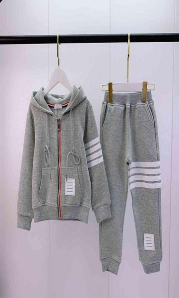 

2021ss new style hooded zipper jacket with footclosed casual pants suit classic hooded set leisure sports tracksuit7327958, White