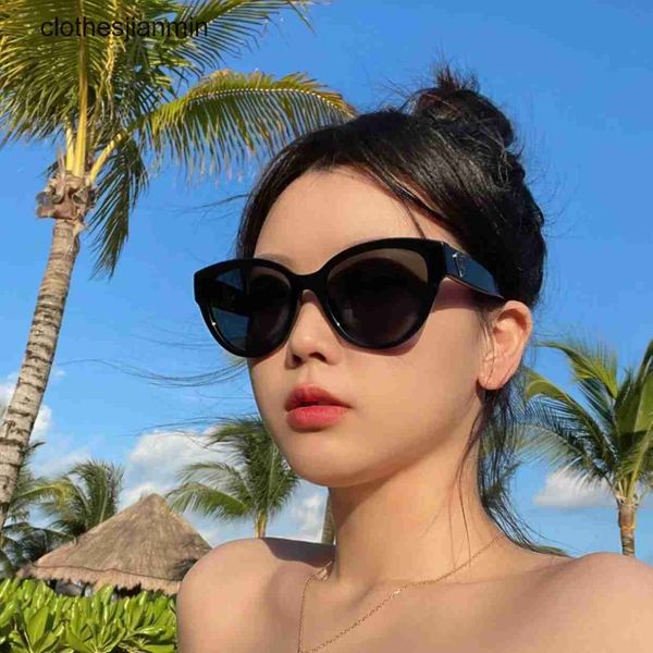 

2023 fashion sunglasses factory 85% retail new xiaoxiangjia sunglass love heart shaped butterfly cat's eye women's uv sunshade 547, White;black