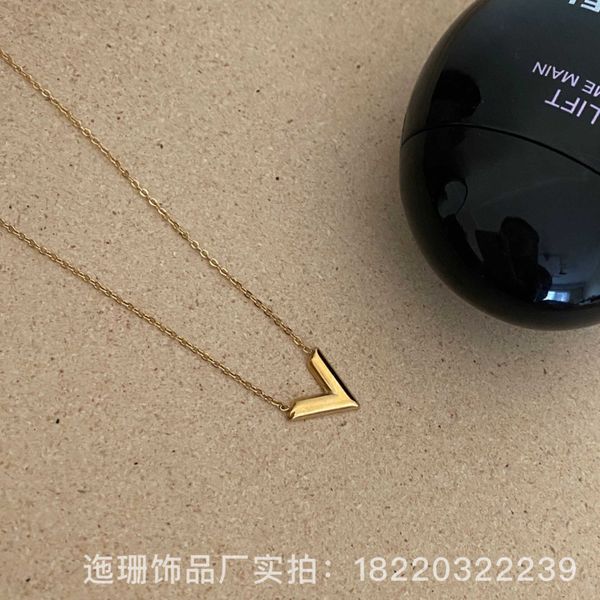 

classic basic gold v-letter necklace fashionable and simple steel colorless collar chain jewelry, Silver