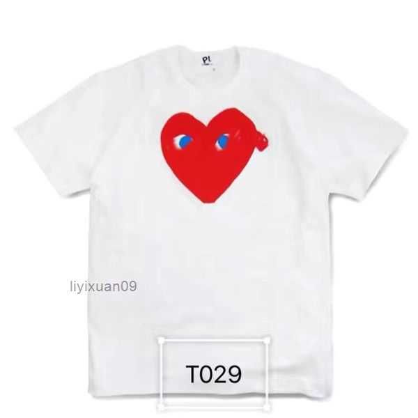 

cdg fashion mens play t shirt designer red heart commes casual women shirts des badge garcons high quanlity tshirts cotton embroidery 2 u9w2, White;black