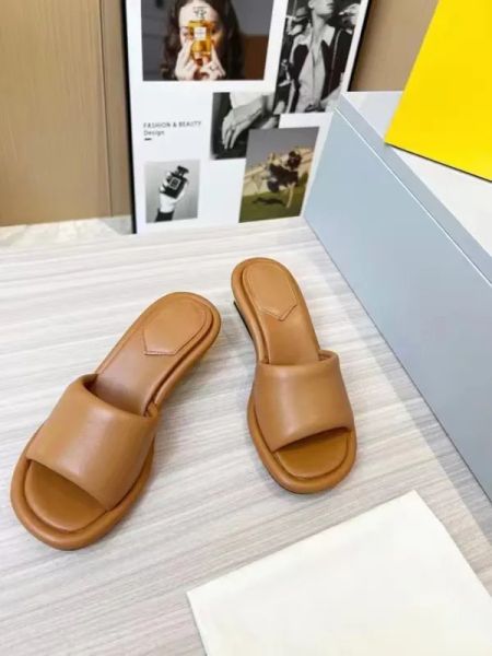 

casual shoes europ style sandal classic designer shoes thick gold heel slippers women's hand embroidered leather sole exquisite full pa, Black