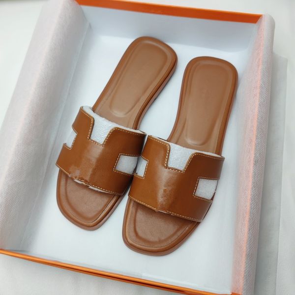 

the seaside beach famous designer slippers classic luxury slide with women summer sandals lady leather fashion shoes to wear sandals famous, Black