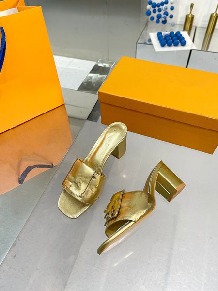 

luxury designer slide slippers summer sandals men beach indoor flat flip flops leather lady women fashion classic 0516, Black