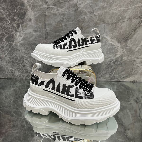 

2023 luxury designer calfskin casual shoes reflective sneakers vintage leather trainers fashion shoes lace-up women 0516, Black