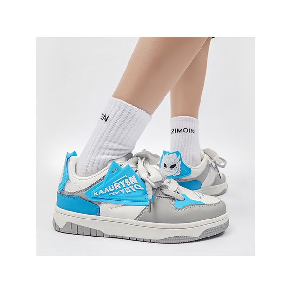 

summer men's running shoes are lightweigh and comfortable.summers new thick sole small 1white and black shoes women's outdoor spor