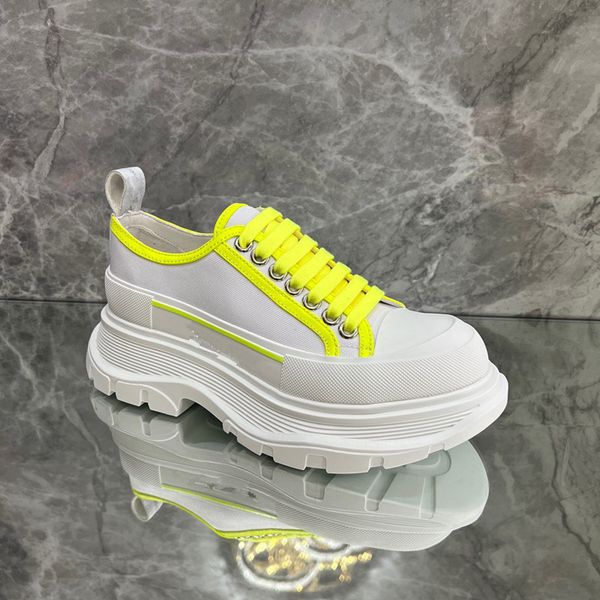 

2023 new luxury designer casual shoes classic men women calfskin shoes vintage sneakers reflective sneaker print 0516, Black