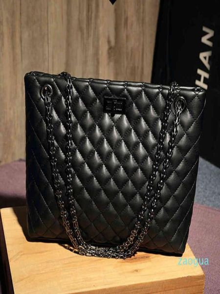 

2022 evening bag fashion lingge chain xiaoxiangfeng large portable one shoulder women039s bag8465675