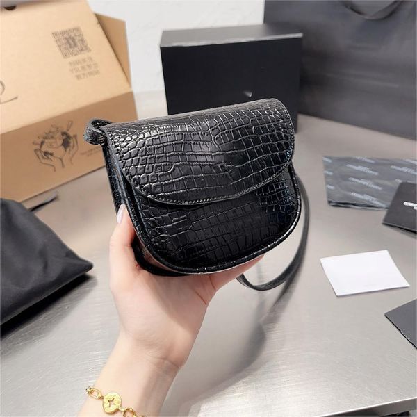 

designer chain bags mini bags saddle bags designer bags luxury shoulder bags fashion messenger bags mini wallets card holders lightweight ph