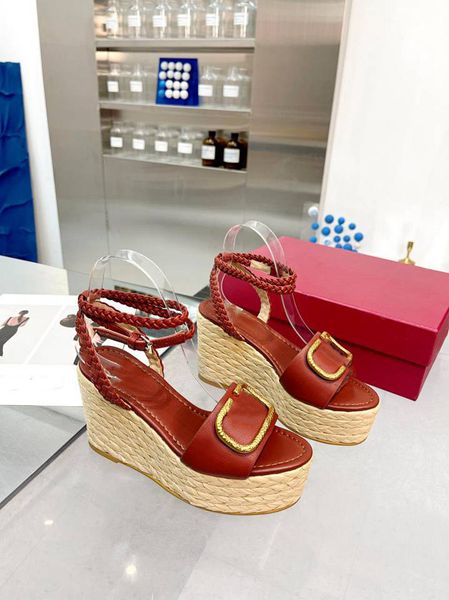 

fashion designers sandals summer women valentinoity slide leather sandals luxury fashion high-heeled sandals h11, Black