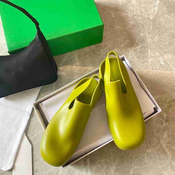 

bv2021 spring and summer b new baotou cool slippers flat bottom jelly shoes thick bottom slippers rubber rain shoes net red beach shoes, Black