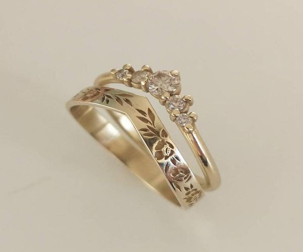 

2021 personality vshaped band rings ladies wreath jewelry fashion niche hollowed out party gift proposal4294676, Silver