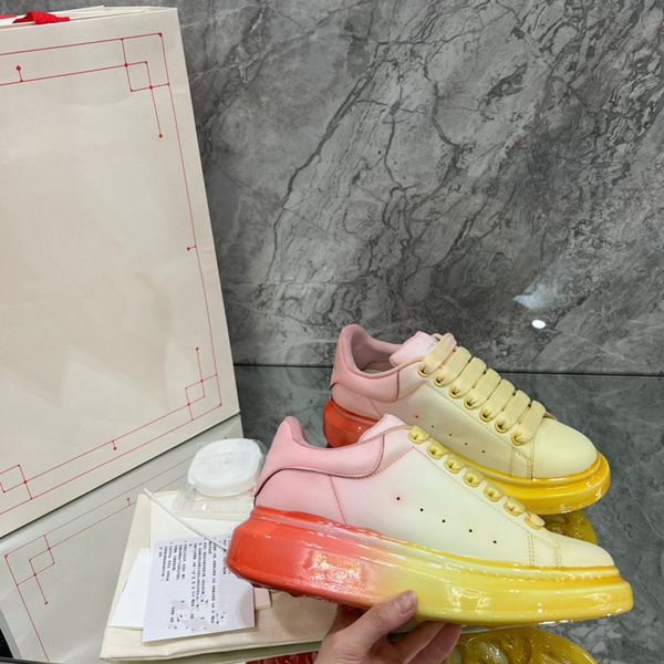 

2023 new luxury designer casual shoes classic men women calfskin shoes vintage sneakers reflective 0516, Black