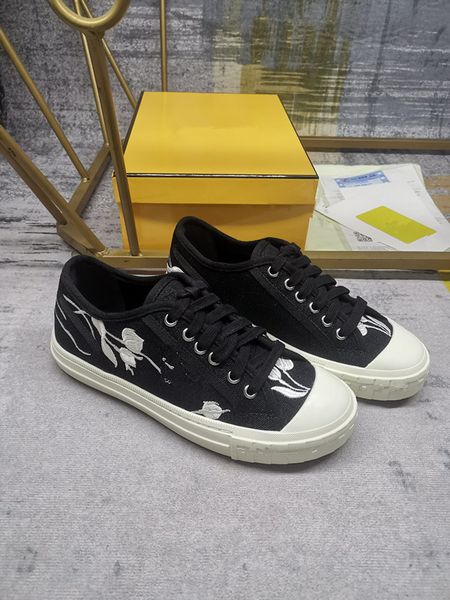 

2023 women luxury shoes reflective sneakers designer trainers genuine leather fabric runner 0516, Black