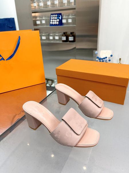 

luxury designer slide slippers summer sandals men beach indoor flat flip flops leather lady women fashion classic shoes ladies box dust bag, Black