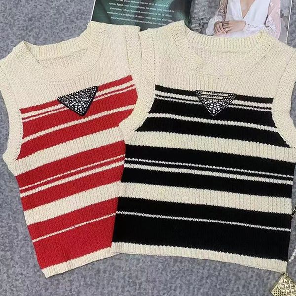 

womens tanks designer vest camisole triangle logo summer t-shirt crop vest casual sleeveless vest 002, White