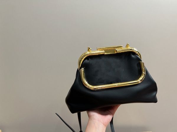 

fashion cloud bag metal sequin v logo women's shoulder bag large capacity designer metal buckle opening banquet bag id michafl_kops