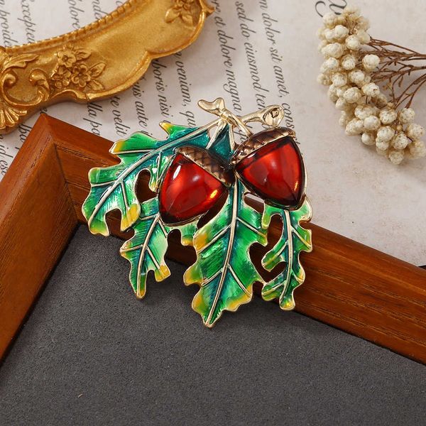 

pins brooches 2023 vintage jelly hazelnut large size enamel transparent bra suitable for women's elegant vintage fashion design clothin, Gray