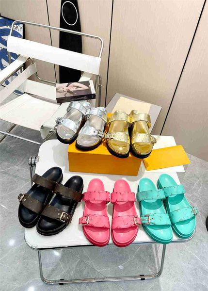 

2023 platform women designer slippers bom dia flat comfort mule slides lady luxury colorful embossed leather beach summer buckle buckle flat, Black