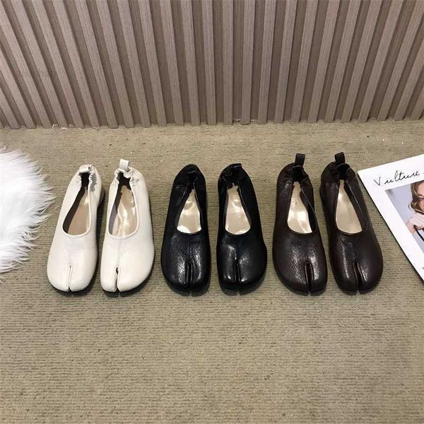 

leather soft pig's feet split toe 2022 summer new grandma's women's flat sole one single step shoes, Black