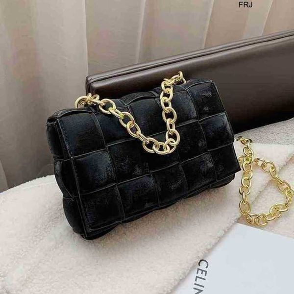 

designer bottegas bags venetas cassettes handbags 2023 spring autumn home chain satchel woven pillow womens messenger versatile vel have log