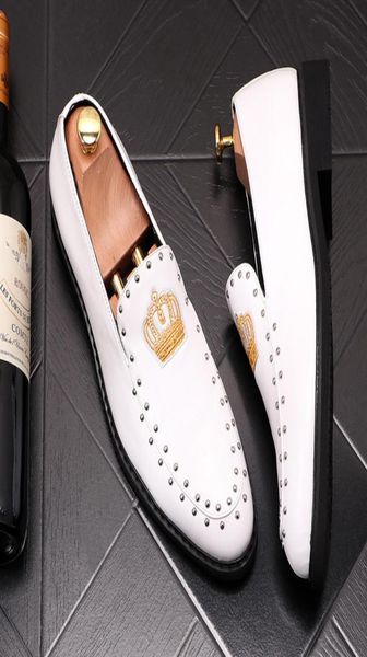 

new men streets fashion british embroidered crown pointed casual shoes flats male homecoming dress wedding prom shoes sapato socia5492547, Black