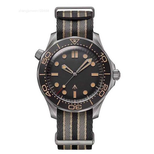 

mens watch automatic movement mechanical montre de luxe bond 007 nato 300m wristwatches, Slivery;black