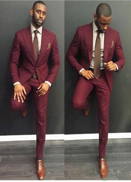 

new classic design groom tuxedos two buttons burgundy peak lapel groomsmen man suit mens wedding suits jacketpantstie 9763144087, Black;gray