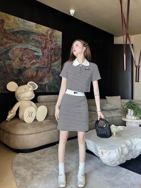 

summer new striped fashionable skirt suit lapel cropped short-sleeved with small skirt, White