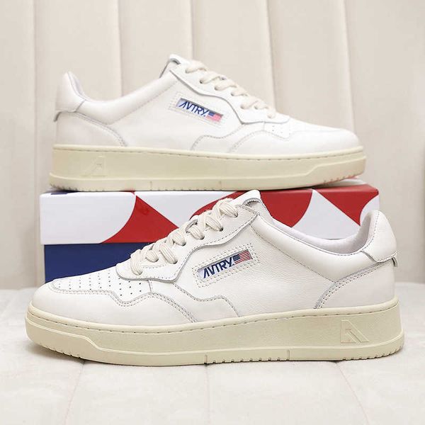 

high set abutry board ins fashionable couple's same small white men's leather casual sports shoes