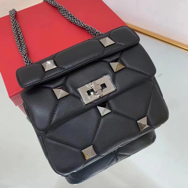 

2023 designer cassandra medium handle bag in grain embossed leather shoulder bag