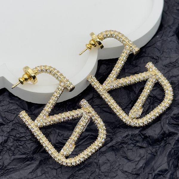 

earring letter v designer stud earing luxury women fashion valentinoity hoop jewelry pearl v logo gold earrings 22, Golden;silver